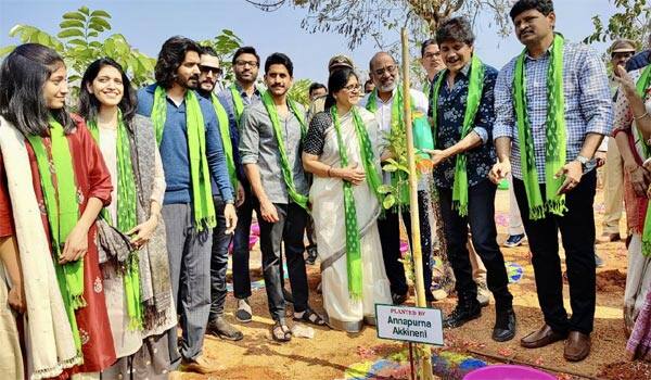 Nagarjuna-adopted-1000-acres-fores