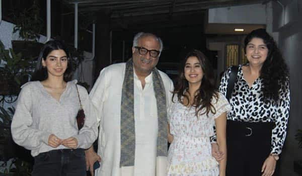 Boney-kapoor-watched-Valimai-movie-at-mumbai-theatres-with-their-daughters