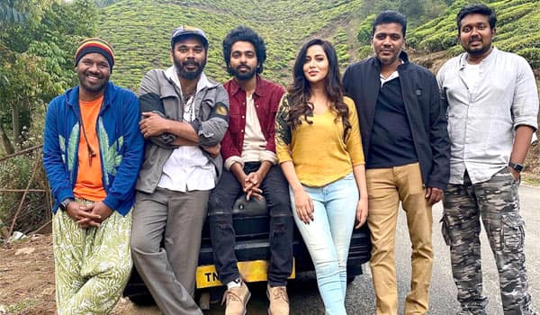 GV-Prakash---Raiza-willson-shooting-begins