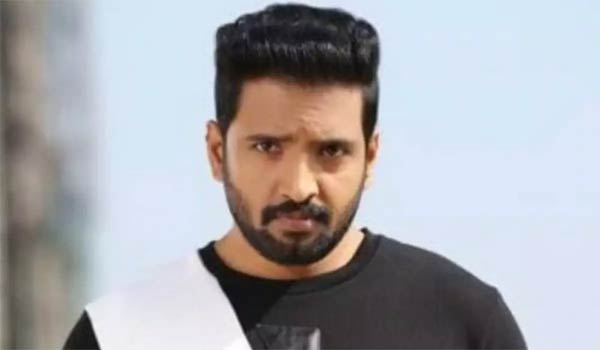 Santhanam-to-debut-in-Kannadam-film