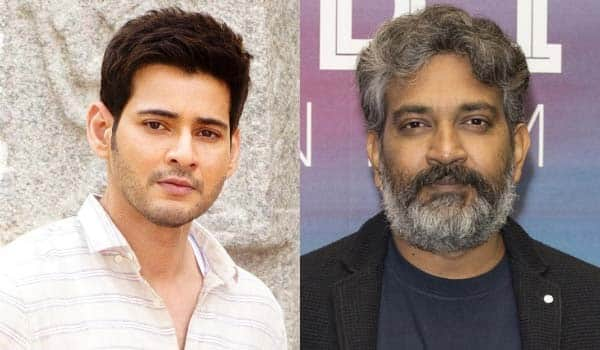 Rajamouli-discussing-the-story-with-Maheshbabu-in-Dubai