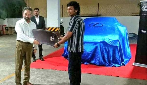 Vikram-success-:-Kamal-gifts-car-to-director-lokesh-and-bike-to-his-assistant-directors