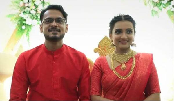 Singer-Manjari-married-her-school-friend