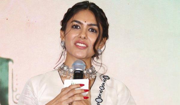 Mrunal-Thakur-about-Sita-Ramam-movie-and-her-happiness