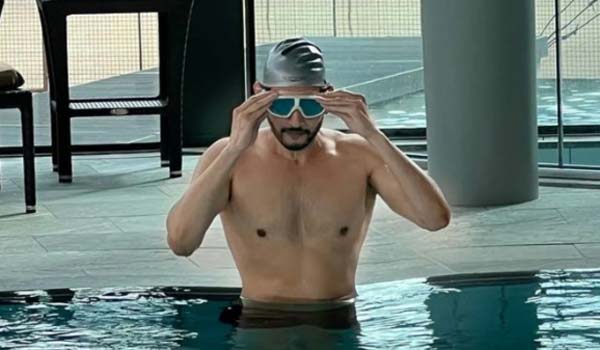 When-maheshbabu-learn-swimming