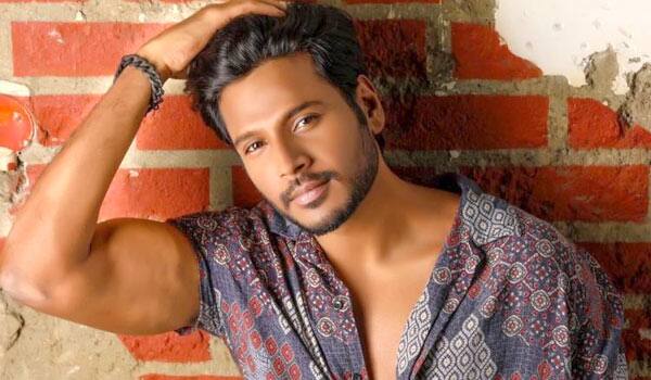 Sundeep-kishan-to-act-in-Dhanush-movie