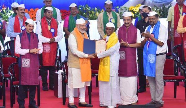 Music-director-Ilayaraja-Awarded-an-Honorary-Doctorate-by-Prime-Minister-Narendra-Modi