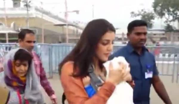 Kajal-Aggarwal-visits-to-Tirumala