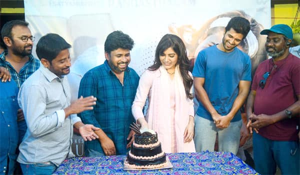 Samantha-backs-to-Kushi-movie-shooting