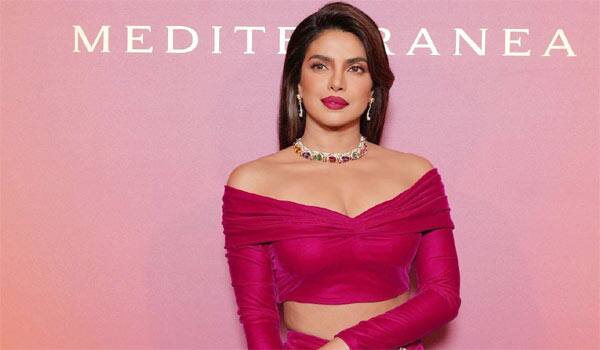 Priyanka-Chopra-refused-to-act---the-director-who-wanted-to-see-her-in-underwear