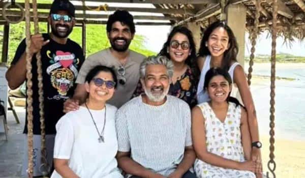 Director-Rajamouli-visited-Thoothukudi-with-his-family