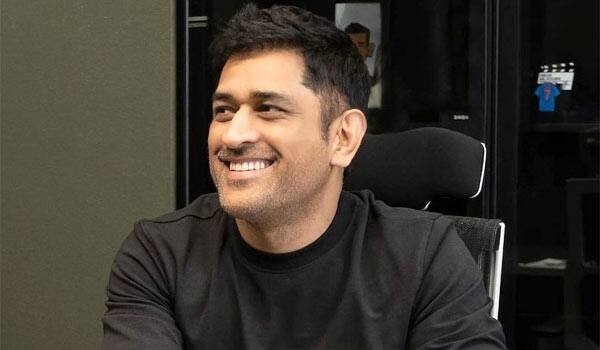 I-am-making-a-Tamil-film-for-my-Chennai-fans:-Dhoni