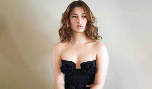 Tamannaah-responded-to-those-who-criticized-her-age