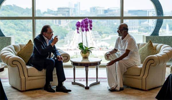 Actor-Rajinikanth-meets-Malaysian-Prime-Minister