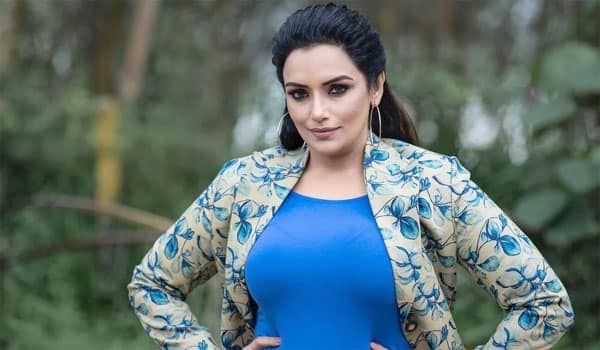 I-will-act-without-clothes-if-necessary:-​​Shweta-Menon