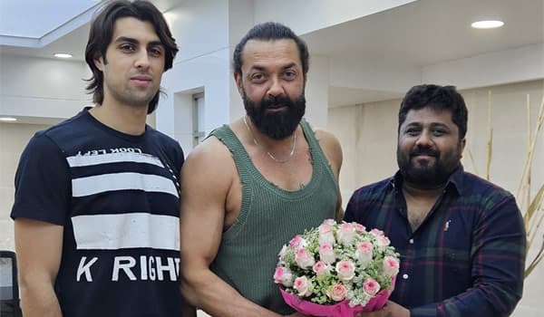 Bobby-Deol-came-to-Chennai-to-see-the-scenes-of-Ganguwa