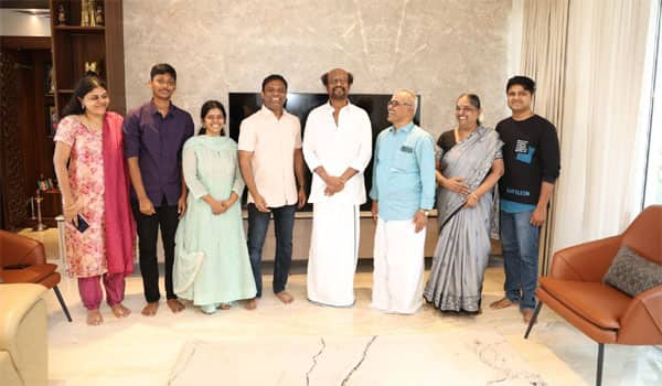 Rajini-visits-to-Raju-Mahalingam-new-house