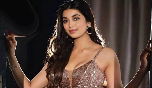 Digangana-Suryavanshi-backs-to-tamil