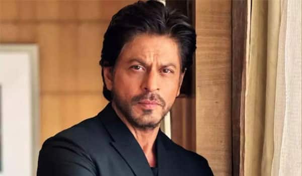 Shah-Rukh-Khan-Admitted-To-Ahmedabad-Hospital-Due-To-Heat-Stroke