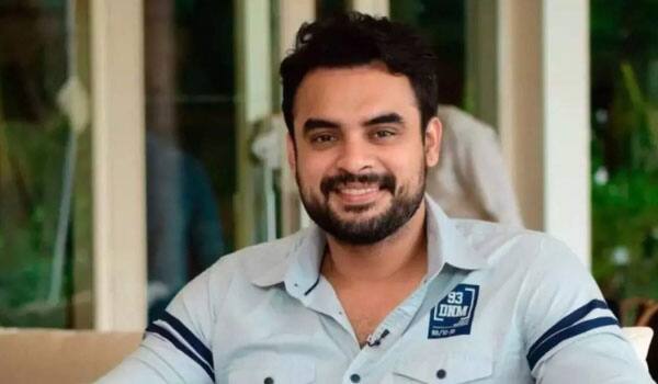 Wayanad-Impact-:-Tovino-thoms-who-gave-25-lakhs-and-1000-silver-plates