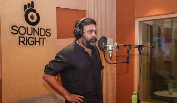 Sasikumar-dubbing-for-Tourist-Family