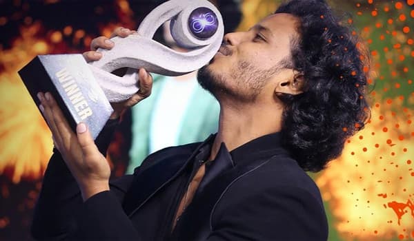 Bigg-Boss-Season-8-Title-Winner-Muthukumaran