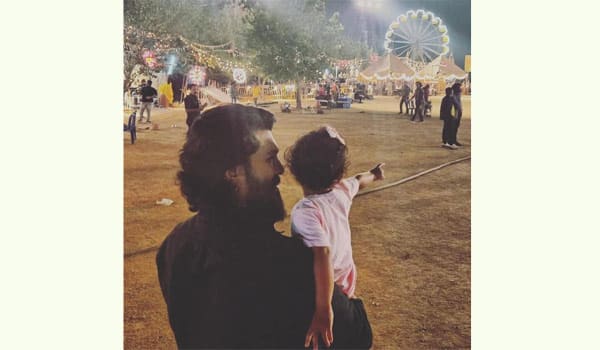 Ram-Charan-went-to-the-shooting-set-with-his-daughter