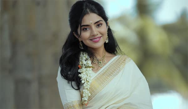 Kannada-actress-learning-Tamil-to-act-in-Tamil-films