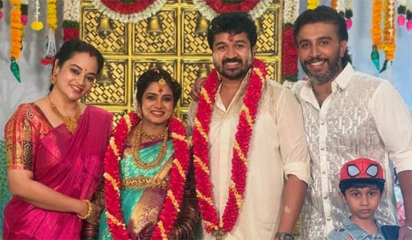 Serial-actress-Sriruthikas-baby-shower!-Photos-go-viral