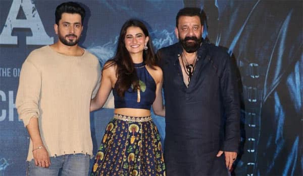 The-song-&quotAaya-Re-Baba"-has-been-released-with-action-packed-action.