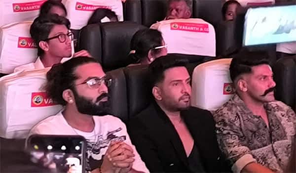 Santhanam-should-act-in-comedy-films-continuously-Simbu-requests