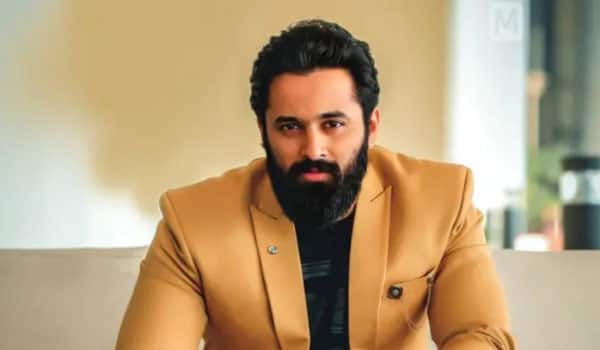 Unni-Mukundan-to-make-directorial-debut-with-Superman-story