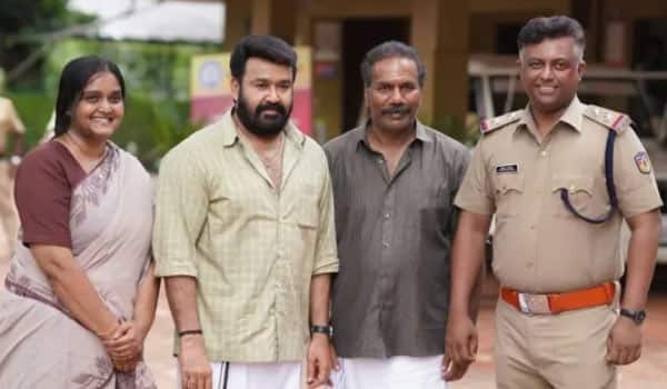 Its-a-blessing-to-act-with-your-fathers-and-you-too-A-moved-Mohanlal
