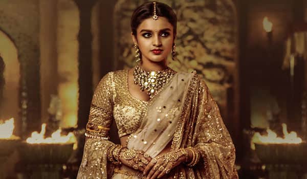 Nidhi-Agarwal-didnt-act-in-any-other-films-for-5-years-for-Hari-Hara-Veeramallu