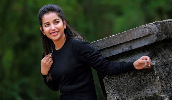 komalee-prasad-coming-to-Tamil