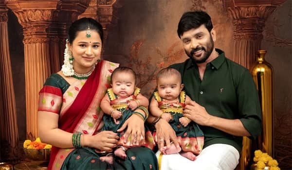 Lyricist-Snehan-and-Kannika-couple-release-photo-of-twins!