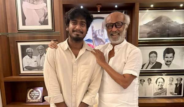 Abishan-Jeevinth-met-Rajinikanth-in-person