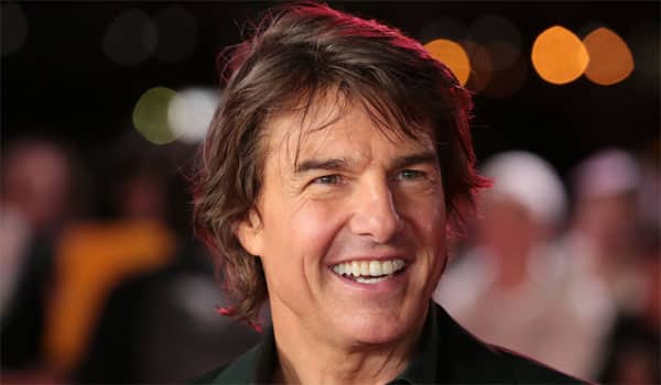 Special-Oscar-Award-Announcement-for-Tom-Cruise