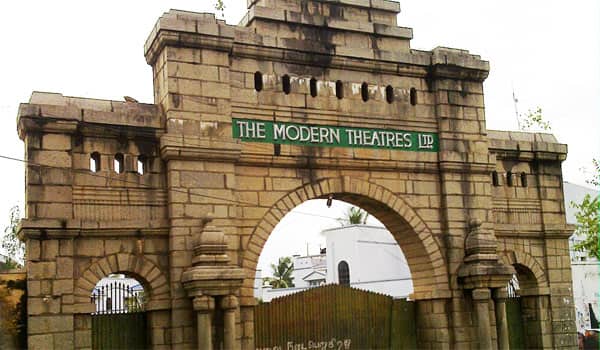 Flashback-Modern-Theatres-sold-out-screenings