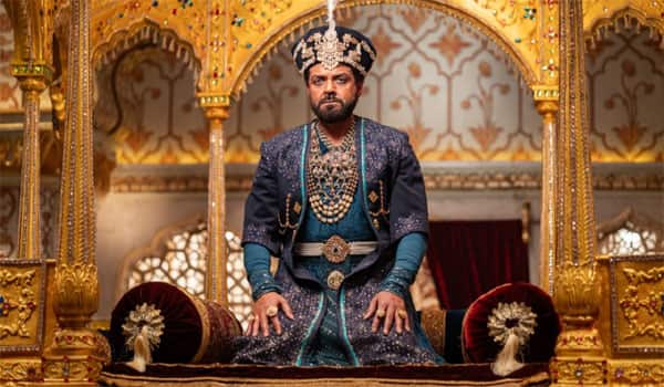 Director-Rewrote-Bobby-Deols-Aurangzeb-Character-In-Hari-Hara-Veera-Mallu
