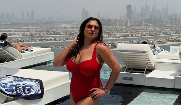 Swimsuit-photoshoot-at-45-Will-Malavikas-wish-come-true