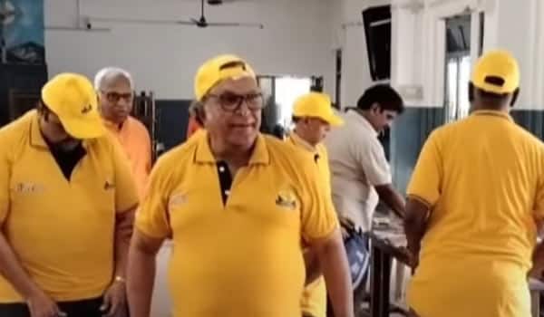 School-Reunion-Nasser-meets-friends-after-50-years