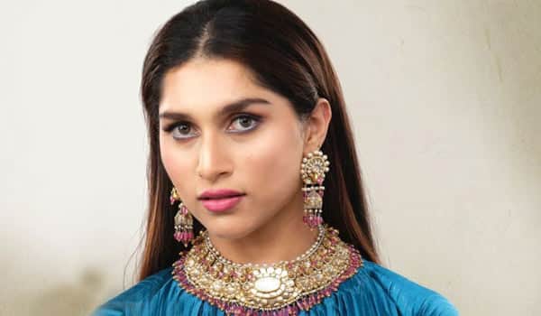 Malasree-daughter-to-pair-up-with-37-year-old-actor