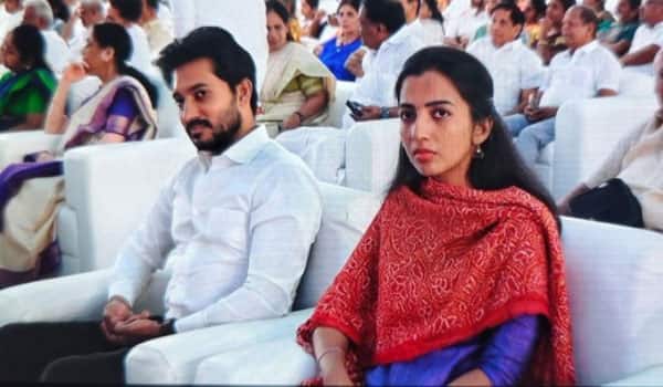 Amidst-the-controversy-surrounding-his-second-marriage,-Madhampatty-Rangaraj-attended-the-ceremony-with-his-first-wife.