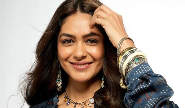 Mrunal-Thakur-is-hot-now