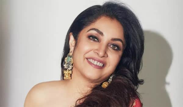 Ramya-Krishnan-joins-Atlee-and-Allu-Arjun-in-a-film!