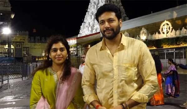 Production-company-launch-Ravi-Mohan-Swami-visits-Tirupati-with-Kenisha