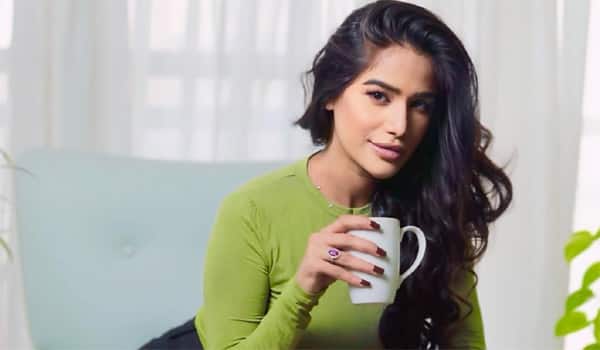 Poonam-Pandey-removed-from-Ramlila-play
