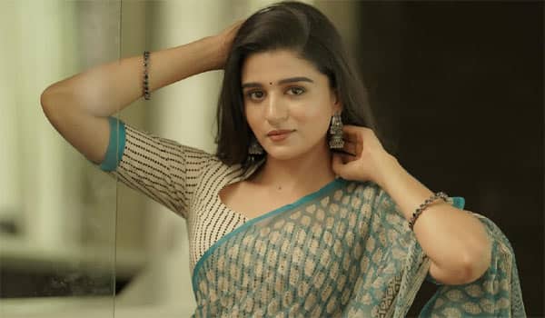 New-heroine-plays-a-rabies-victim