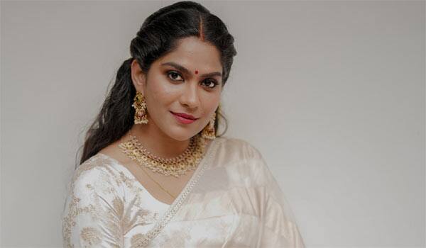 Unable-to-speak-English-fluently-Lubber-Bandhu-Suwasika-worries